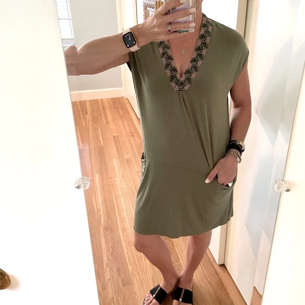 Umgee Dolman Sleeve V-neck Shift Dress - Picture 2 of 6